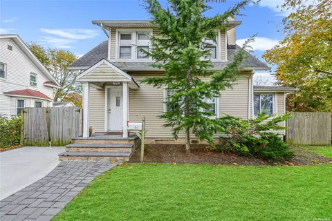 46 Cruikshank Ave, Hempstead, NY 11550 photo 1