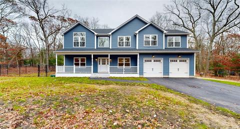 9 Smith Rd, Ridge, NY 11961 photo 1