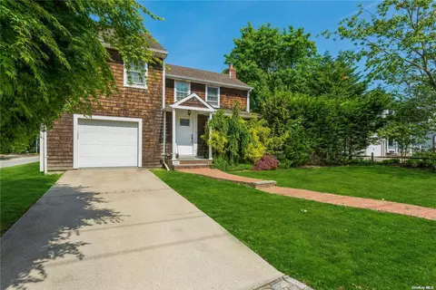 999 E Prospect St, Woodmere, NY 11598
