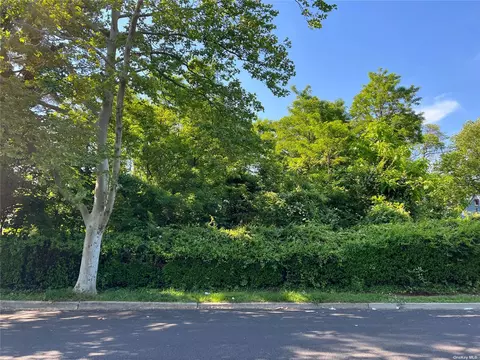 0 Bradley St, Brentwood, NY 11717