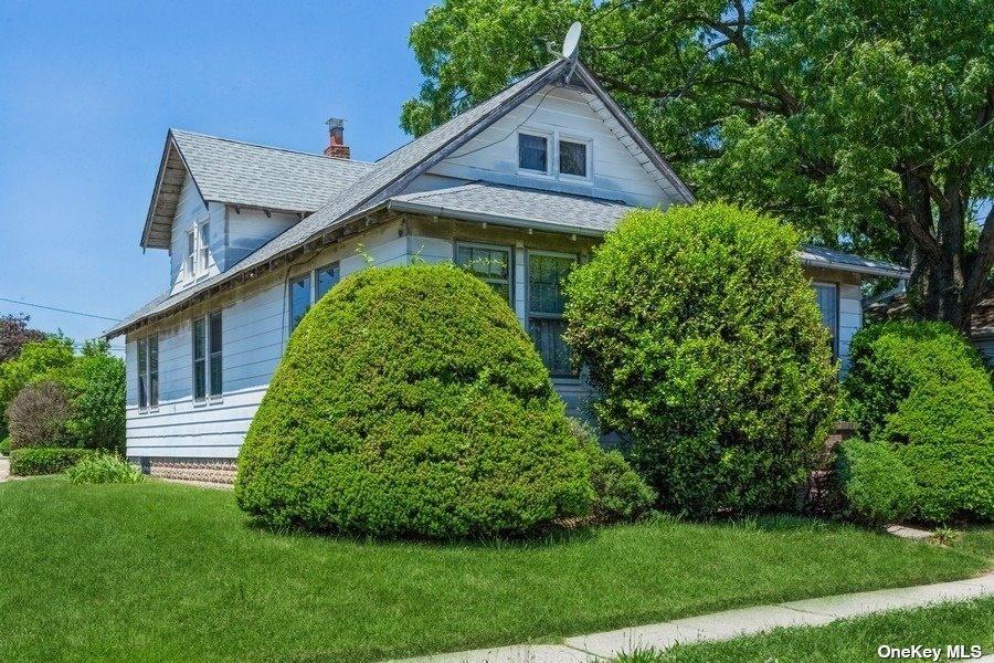 144 Shaw Ave, Valley Stream, NY 11580 1 photo Movoto