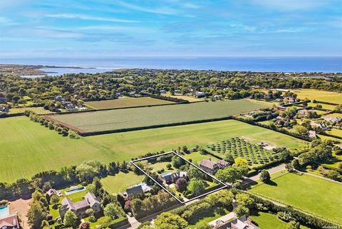 701 Halsey, Bridgehampton, NY 11932 photo 1
