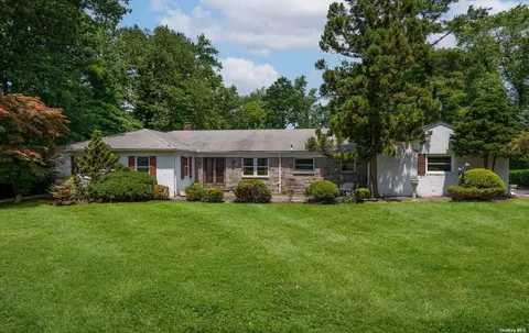 21 Middle Rd, Sands Point, NY 11050 photo 1