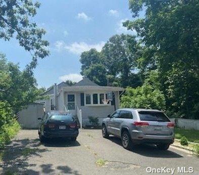 10 Ormond Ave, Selden, NY 11784 photo 1
