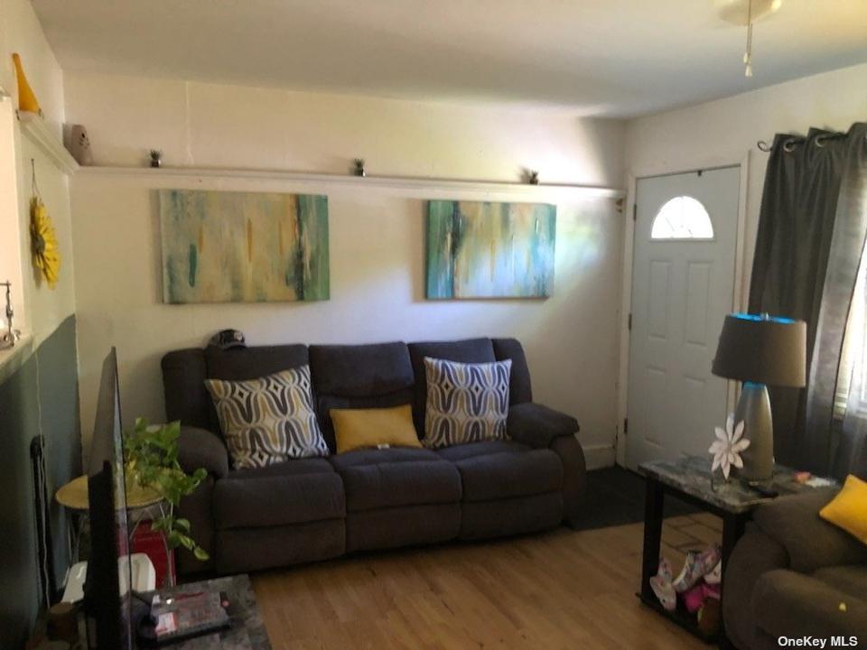 653 Doane Ave, Bellport, NY 11713 2 Photos Movoto