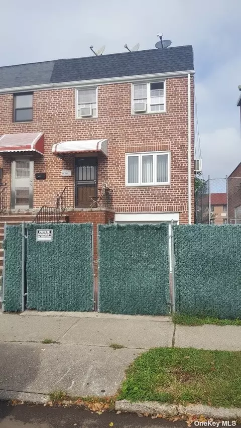 153-45 76th Rd, Flushing, NY 11367