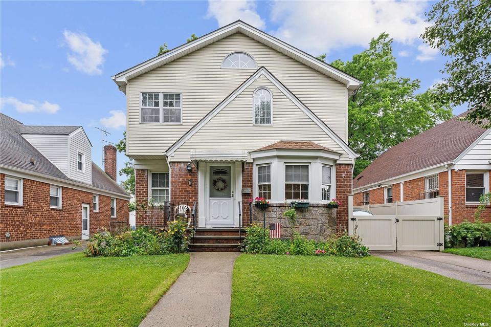 5324 198th St, Fresh Meadows, NY 11365 1 photo MLS 3412379 Movoto