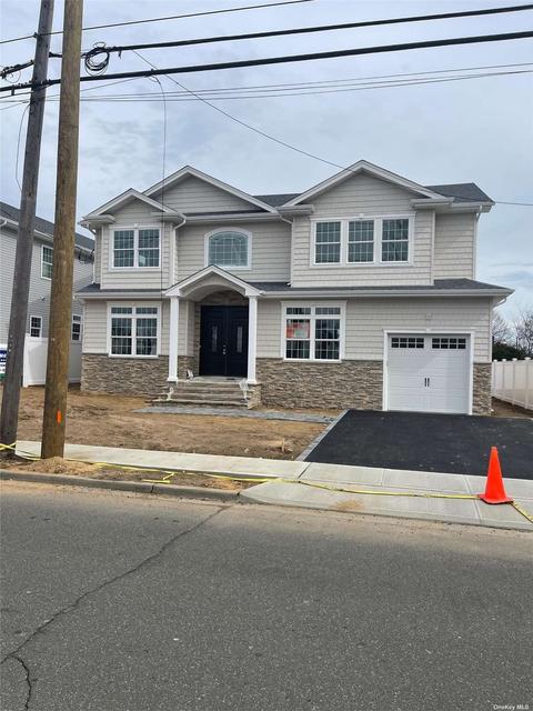 2626 Kampfe, North Bellmore, NY 11710