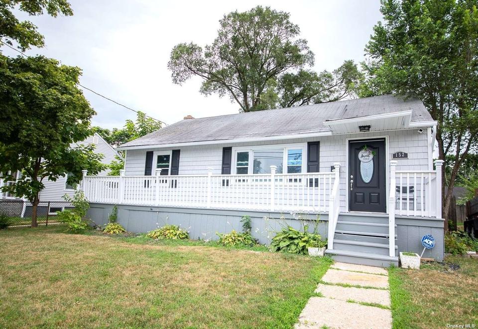 152 E Booker Ave, Wyandanch, NY 11798 13 Photos MLS 3419705 Movoto