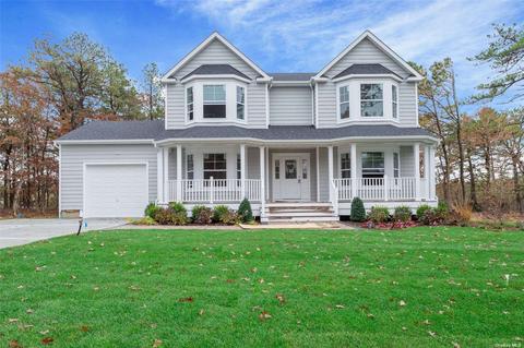 38 E Margin Rd, Ridge, NY 11961 photo 1