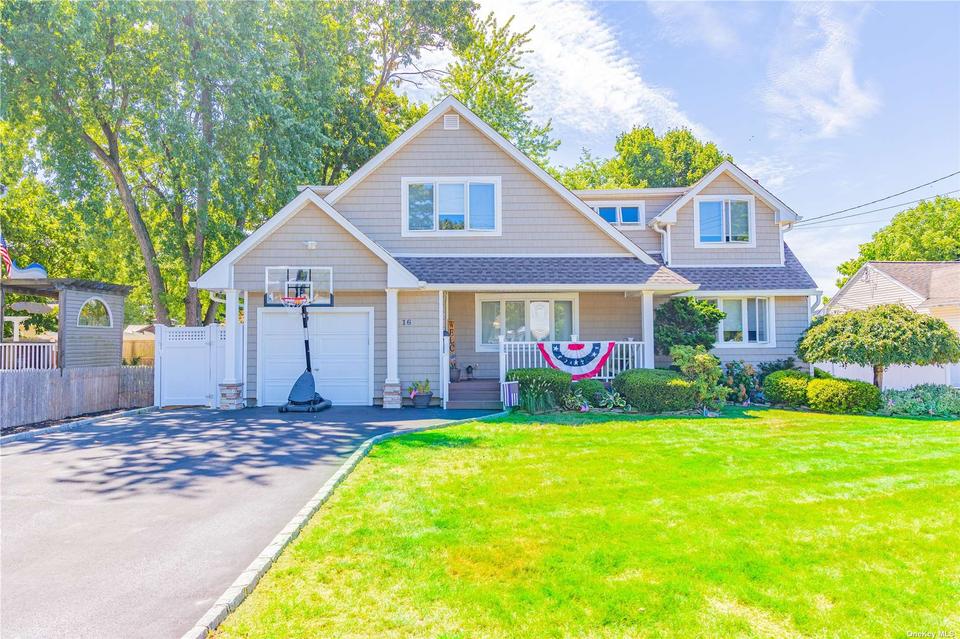16 Magro Dr, North Babylon, NY 11703 32 Photos MLS 3424065 Movoto