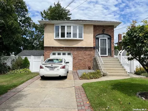 889 Thomas Ave, Baldwin, NY 11510 photo 1