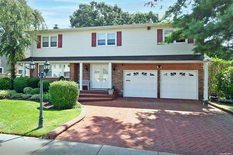 23 Midwood Dr, Plainview, NY 11803 photo 1