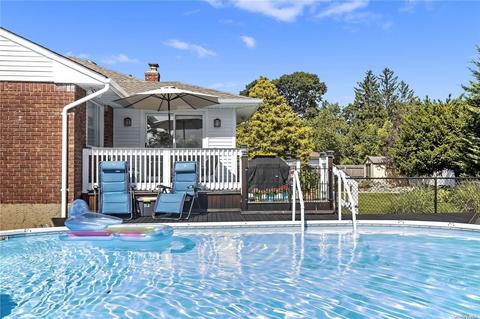 6 Patricia Dr, Commack, NY 11725 | 29 Photos | MLS #3427400 - Movoto