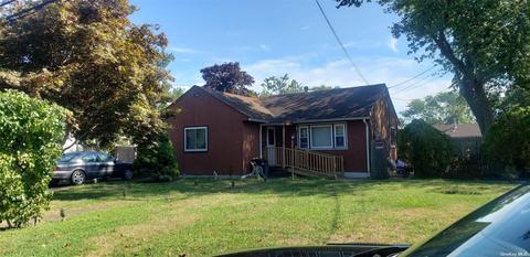 56 E Maple St, Central Islip, NY 11722 photo 1