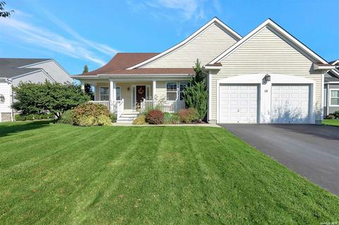 18 Tyler Dr, Riverhead, NY 11901 photo 1