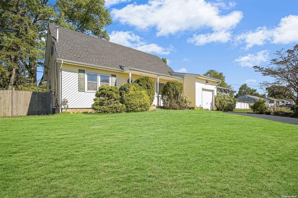 71 Thomas St, Brentwood, NY 11717 25 Photos MLS 3433680 Movoto