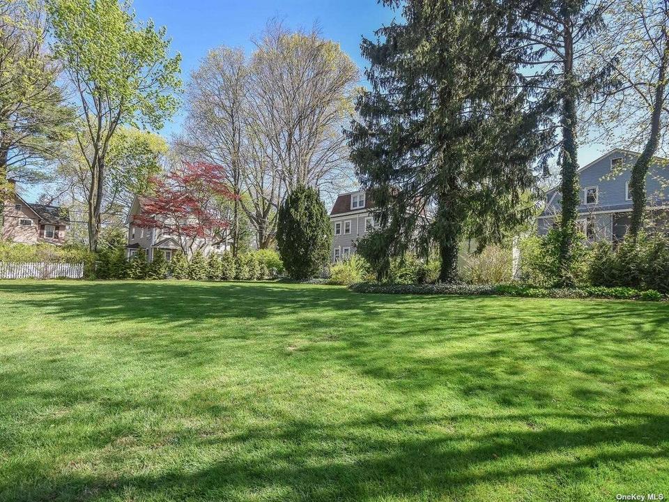 236 Franklin Ave, Sea Cliff, NY 11579 1 photo MLS 3433939 Movoto