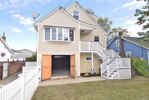2675 Hewlett Ln, Bellmore, NY 11710