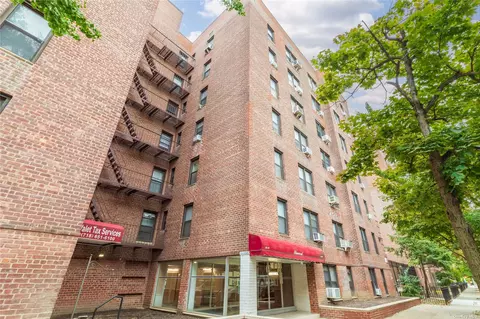 33-27 91 #6A, Jackson Heights, NY 11372