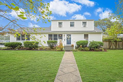 199 Phyllis Dr, Patchogue, NY 11772 photo 1