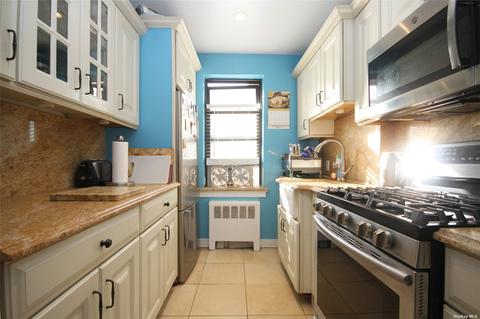 52-21 65th Pl #2M, Maspeth, NY 11378