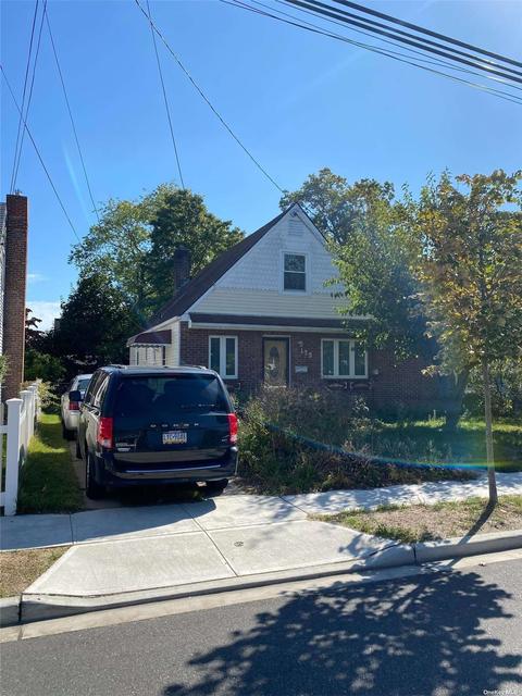 125 Green St, Valley Stream, NY 11580