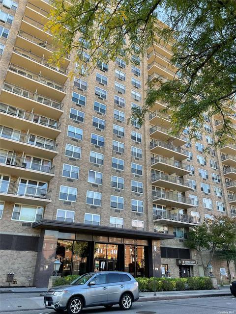 41-40 Union St #11A, Flushing, NY 11355