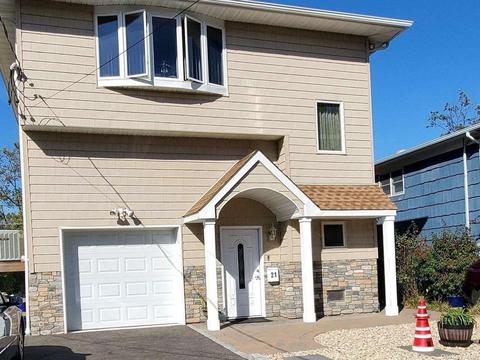 21 1st Ave, Bayville, NY 11709