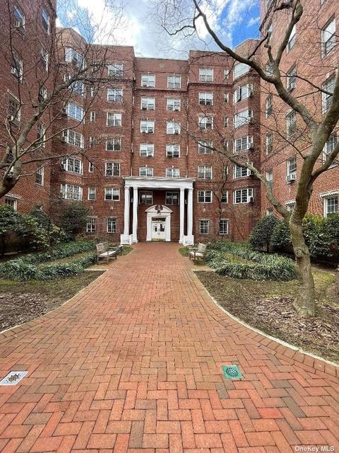 77-14 113th St #3D, Forest Hills, NY 11375