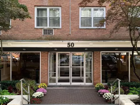 50 Hillpark Ave #3P, Great Neck, NY 11021