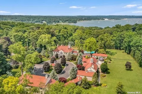 13 Tennis Court Rd, Cove Neck, NY 11771