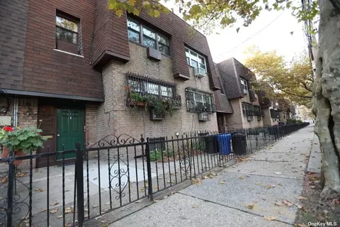 612 Pine St, Brooklyn, NY 11208