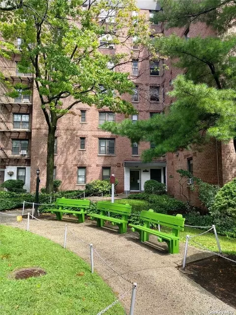 112-25 34th Ave #H, Corona, NY 11368