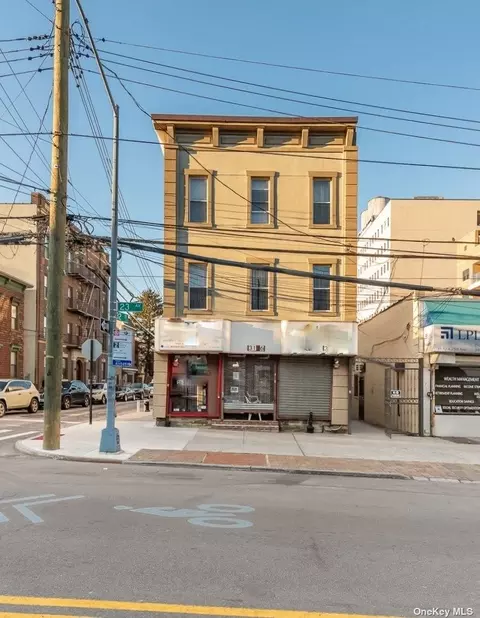 31-16 23rd Ave, Astoria, NY 11105