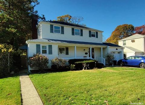 64 E Roydon Dr, North Merrick, NY 11566 photo 1