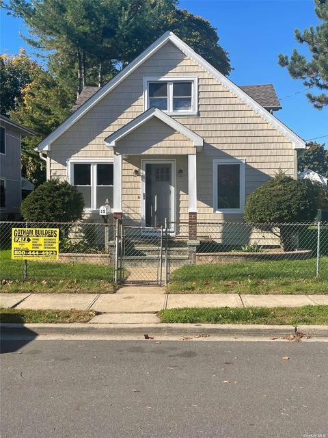 15 Berkley Pl, Roosevelt, NY 11575 photo 1