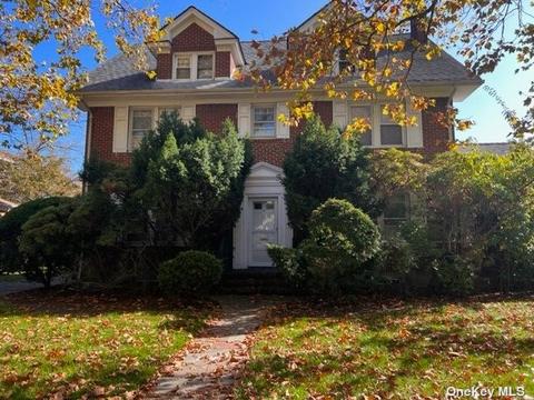 3 Iris St, Cedarhurst, NY 11516 photo 1