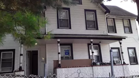 22 Britton St, Staten Island, NY 10310