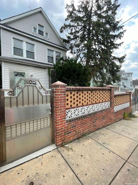 86-35 144th St, Jamaica, NY 11435