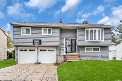 424 Holly, West Hempstead, NY 11552