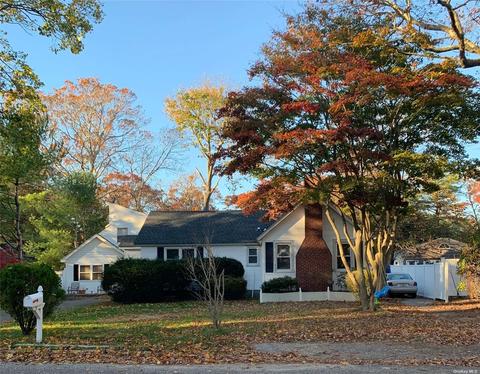 5 Elm Pl, Mastic, NY 11950 photo 1
