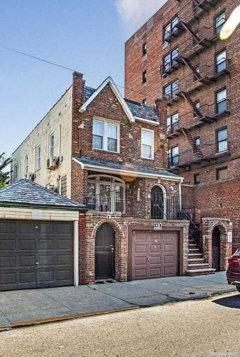541 88th St, Brooklyn, NY 11209