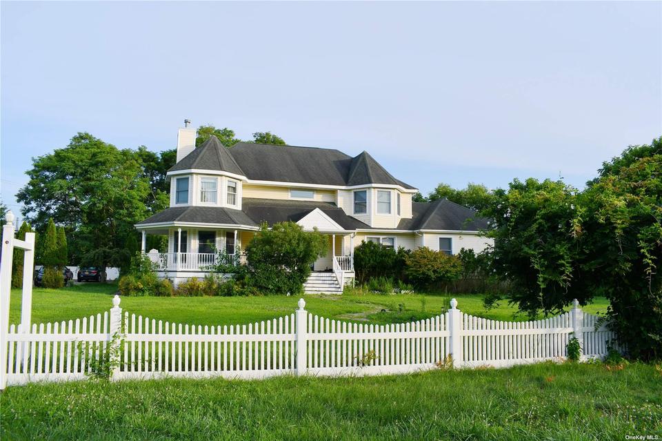 114 Main St, Center Moriches, NY 11934 22 Photos MLS 3445647 Movoto