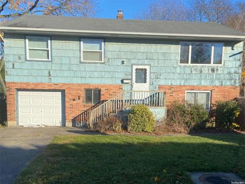 218 2nd St, East Northport, NY 11731