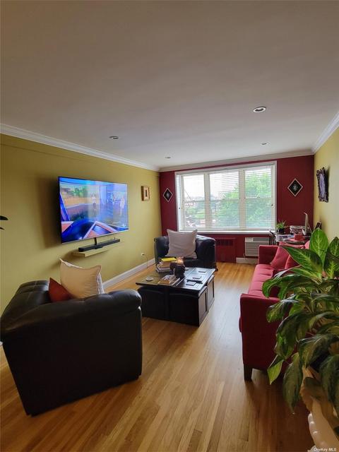 23-35 Bell Blvd #4E, Bayside, NY 11360