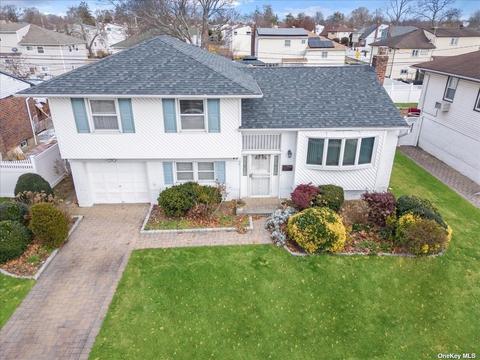 49 W Ford Dr, Massapequa, NY 11758 | 28 Photos | MLS #3447735 - Movoto