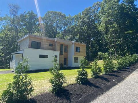 225 Cliff Rd, Wading River, NY 11792 photo 1