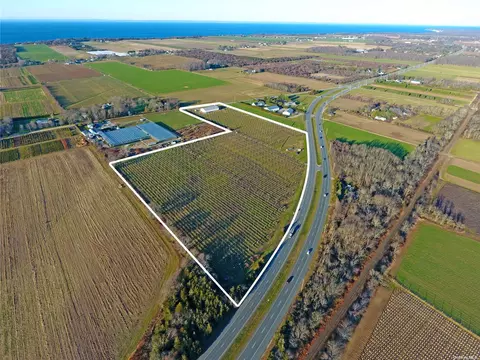 10765 Route 48, Mattituck, NY 11952