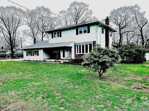 121 Governor Ave, West Babylon, NY 11704